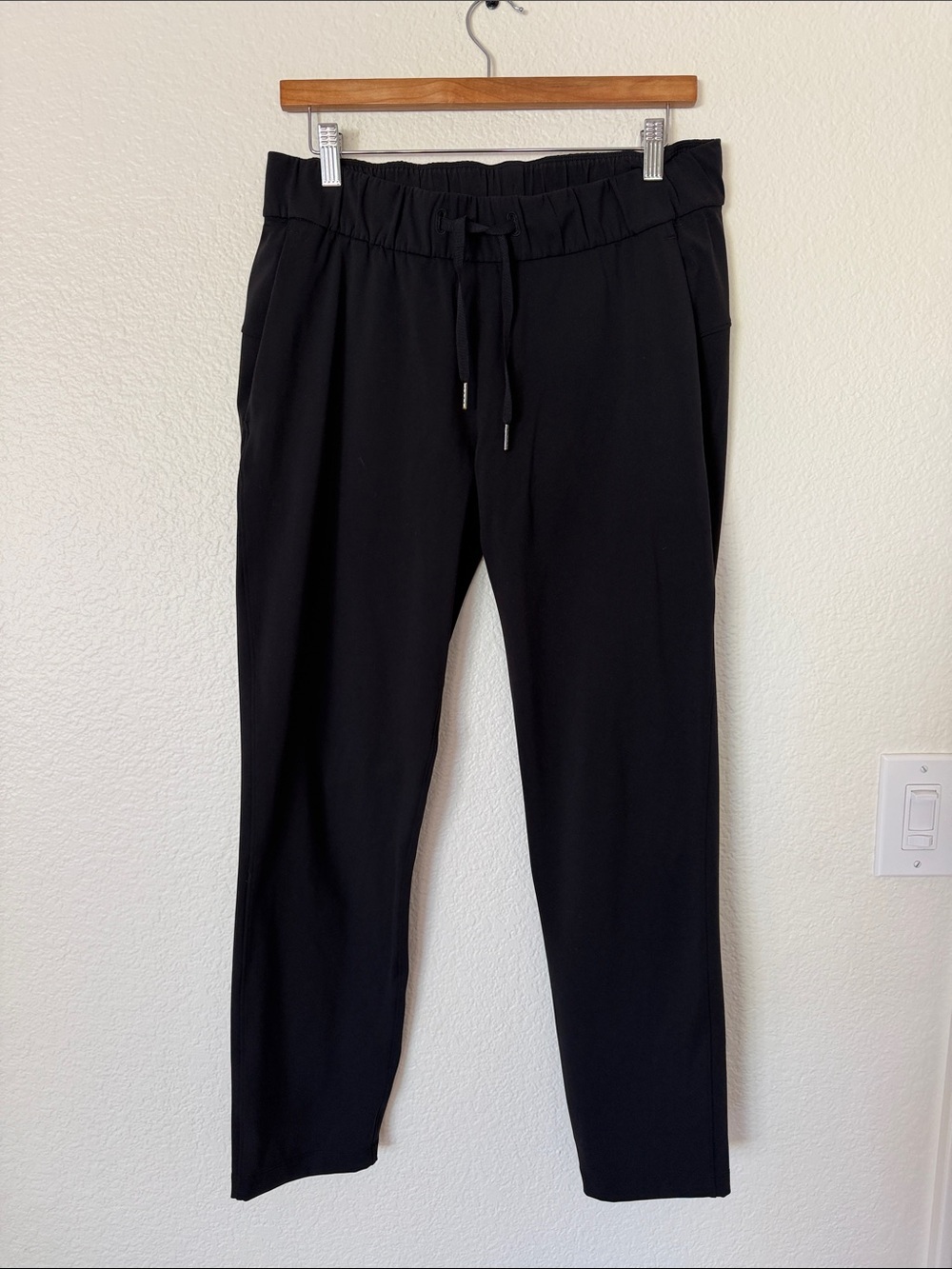 Lululemon joggers size 8 black